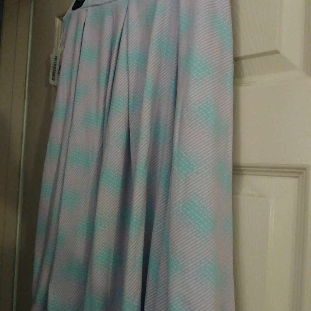 Autographed. Lularoe Madison Skirt. NWTs.